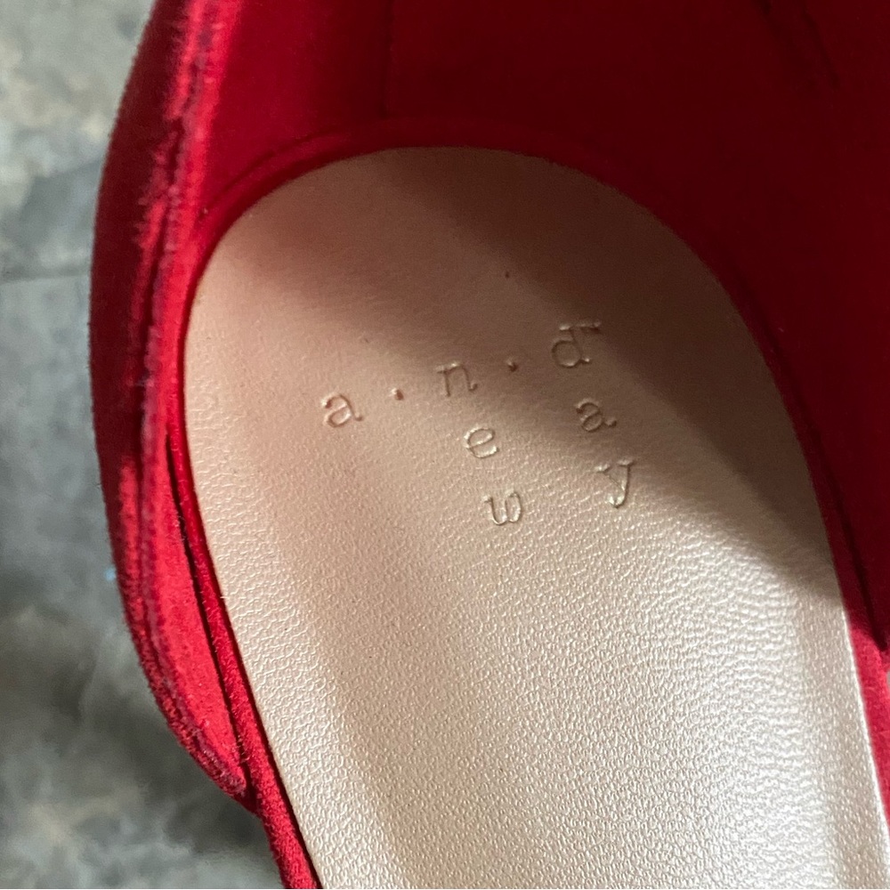 Red heels - Picture 3 of 7